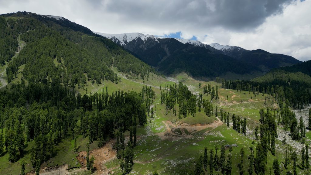 Dangerous Road to Bhadarwah, Jammu & Kashmir, India.