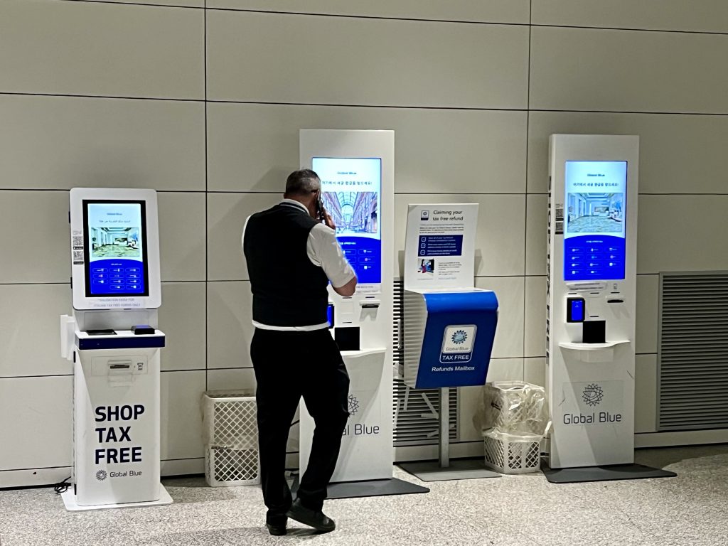 These are automated counters, but they're for EU nationals apparently.